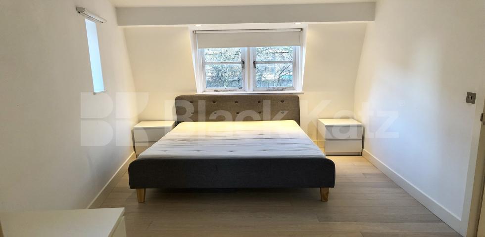 			LET , 1 Bedroom, 1 bath, 1 reception Apartment			 Coldharbour Lane, Brixton